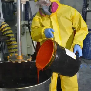 Traje de Protección Química Descartable Amarillo SMS+PE 75 G-m2